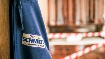 Sweatjacke mit Logo